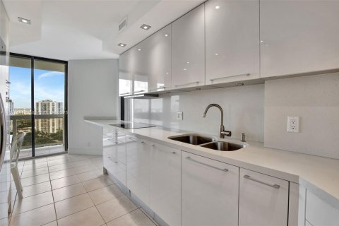 Condo in Aventura, Florida, 2 bedrooms in LANDMARK  № 1713217 - photo 6