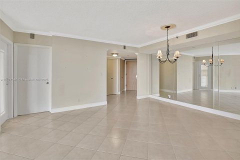 Condo in Aventura, Florida, 2 bedrooms in LANDMARK  № 1713217 - photo 22