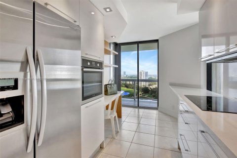 Condo in Aventura, Florida, 2 bedrooms in LANDMARK  № 1713217 - photo 5