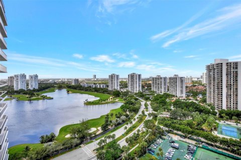 Condo in Aventura, Florida, 2 bedrooms in LANDMARK  № 1713217 - photo 4