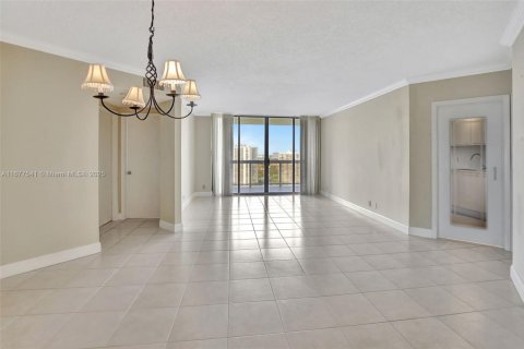 Condo in Aventura, Florida, 2 bedrooms in LANDMARK  № 1713217 - photo 19