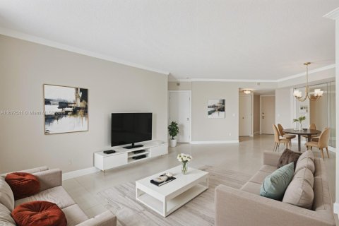 Condo in Aventura, Florida, 2 bedrooms in LANDMARK  № 1713217 - photo 2