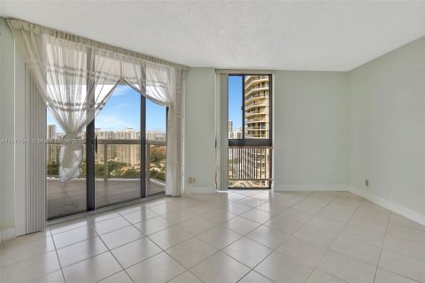 Condo in Aventura, Florida, 2 bedrooms in LANDMARK  № 1713217 - photo 29