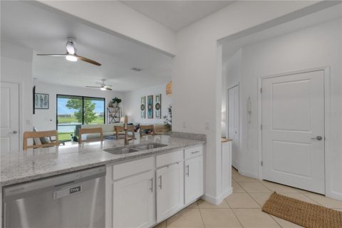 Townhouse in Bradenton, Florida 3 bedrooms, 178.84 sq.m. № 2230627 - photo 7
