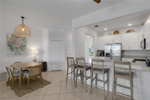 Townhouse in Bradenton, Florida 3 bedrooms, 178.84 sq.m. № 2230627 - photo 14