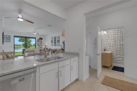Townhouse in Bradenton, Florida 3 bedrooms, 178.84 sq.m. № 2230627 - photo 8