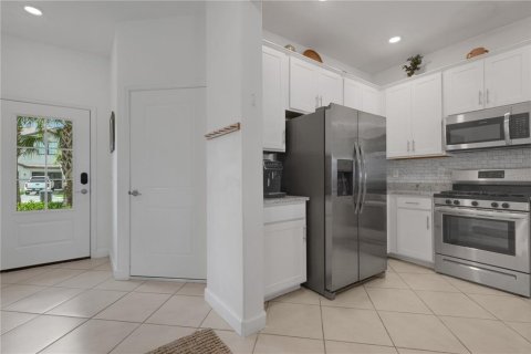 Townhouse in Bradenton, Florida 3 bedrooms, 178.84 sq.m. № 2230627 - photo 4