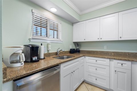 Copropriété à vendre à Indian Shores, Floride: 1 chambre, 68.28 m2 № 2416630 - photo 19