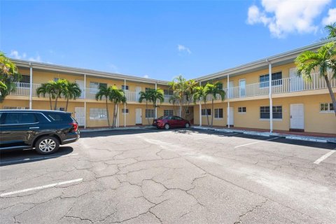 Copropriété à vendre à Indian Shores, Floride: 1 chambre, 68.28 m2 № 2416630 - photo 29