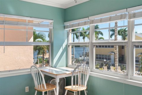 Copropriété à vendre à Indian Shores, Floride: 1 chambre, 68.28 m2 № 2416630 - photo 5