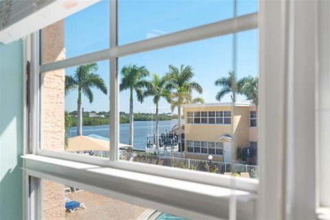 Copropriété à vendre à Indian Shores, Floride: 1 chambre, 68.28 m2 № 2416630 - photo 4