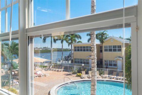Copropriété à vendre à Indian Shores, Floride: 1 chambre, 68.28 m2 № 2416630 - photo 3