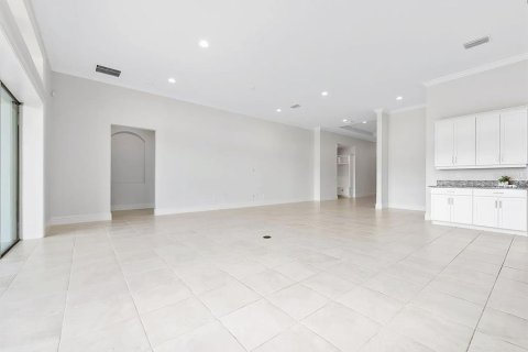 Casa en alquiler en Orlando, Florida, 4 dormitorios, 331.75 m2 № 1901624 - foto 11