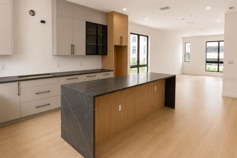 Adosado en venta en Tampa, Florida, 4 dormitorios, 272.02 m2 № 2330267 - foto 28