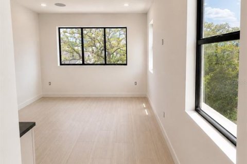 Adosado en venta en Tampa, Florida, 4 dormitorios, 272.02 m2 № 2330267 - foto 18