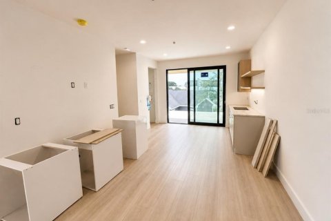 Adosado en venta en Tampa, Florida, 4 dormitorios, 272.02 m2 № 2330267 - foto 13