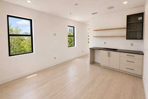 Adosado en venta en Tampa, Florida, 4 dormitorios, 272.02 m2 № 2330267 - foto 20