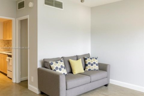 Condominio en venta en Miami, Florida, 53.88 m2 № 1953844 - foto 7