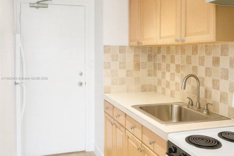 Condominio en venta en Miami, Florida, 53.88 m2 № 1953844 - foto 8