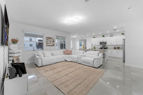 Снять в аренду виллу или дом в Хомстед, Флорида 4 спальни, 246.56м2, № 2079307 - фото 10