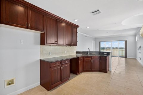 Condominio en venta en Orlando, Florida, 3 dormitorios, 236.81 m2 № 2151166 - foto 18