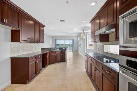 Condominio en venta en Orlando, Florida, 3 dormitorios, 236.81 m2 № 2151166 - foto 15