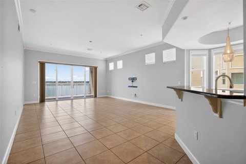 Condominio en venta en Orlando, Florida, 3 dormitorios, 236.81 m2 № 2151166 - foto 23
