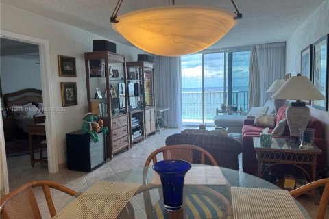 Condominio en venta en Hollywood, Florida, 1 dormitorio, 76.18 m2 № 1862809 - foto 9