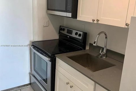 Immobilier commercial à vendre à Miami, Floride: 280.94 m2 № 1936917 - photo 8