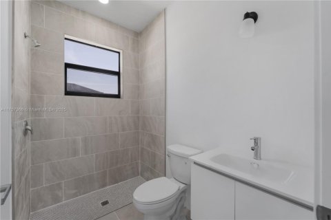 House in Cape Coral, Florida 4 bedrooms № 1860254 - photo 15