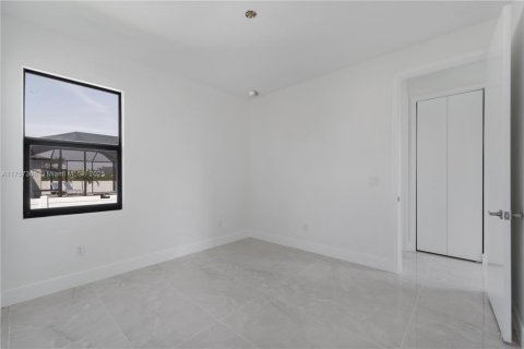 House in Cape Coral, Florida 4 bedrooms № 1860254 - photo 17