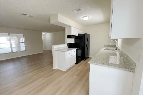Villa ou maison à vendre à Brandon, Floride: 3 chambres, 112.23 m2 № 1772932 - photo 4
