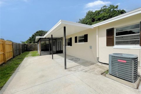 Villa ou maison à vendre à Brandon, Floride: 3 chambres, 112.23 m2 № 1772932 - photo 15