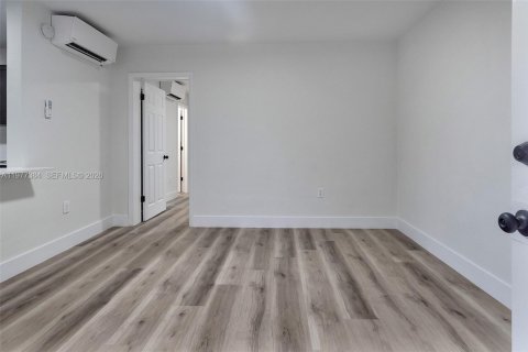 Appartement à louer à South Miami, Floride: 1 chambre, 51.1 m2 № 2041400 - photo 2