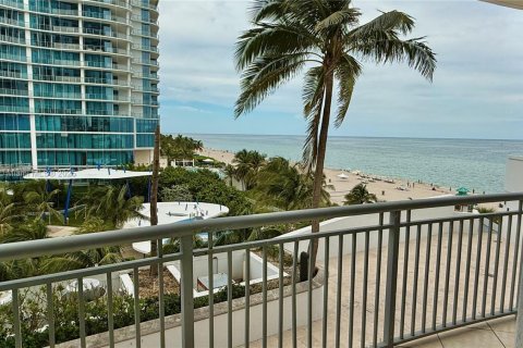 Condo in Sunny Isles Beach, Florida, 3 bedrooms  № 1655396 - photo 17