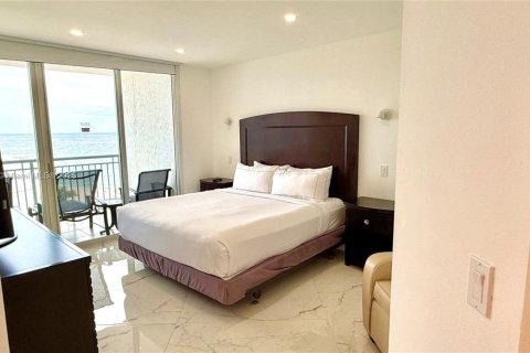 Condo in Sunny Isles Beach, Florida, 3 bedrooms  № 1655396 - photo 30