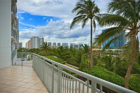 Condo in Sunny Isles Beach, Florida, 3 bedrooms  № 1655396 - photo 19