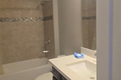 House in Winter Garden, Florida 4 bedrooms, 181.72 sq.m. № 2395606 - photo 7