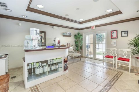 Commercial property in Hollywood, Florida № 1860677 - photo 7