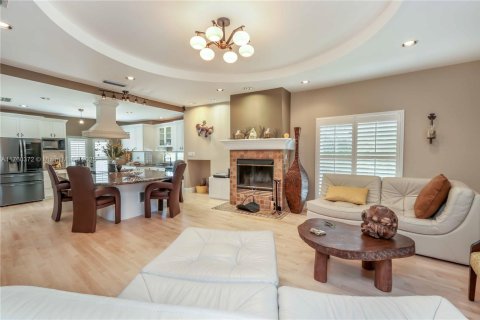 Commercial property in Hollywood, Florida № 1860677 - photo 14
