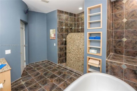 Commercial property in Hollywood, Florida № 1860677 - photo 25