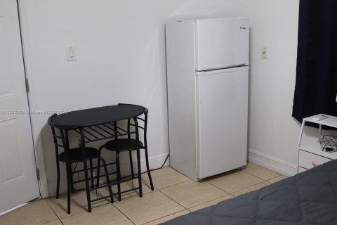 Снять в аренду коммерческую недвижимость в Хайалиа, Флорида 1 спальня, 204.2м2, № 1955500 - фото 6