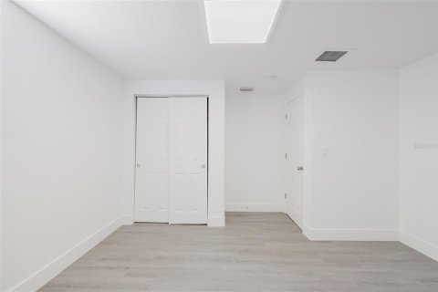 House in Tampa, Florida 4 bedrooms, 138.61 sq.m. № 1797940 - photo 22