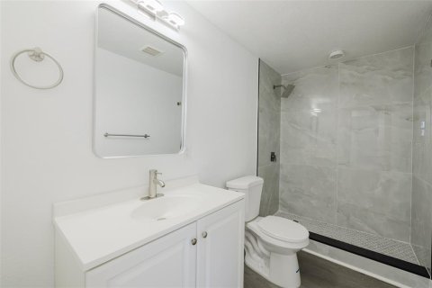 House in Tampa, Florida 4 bedrooms, 138.61 sq.m. № 1797940 - photo 21