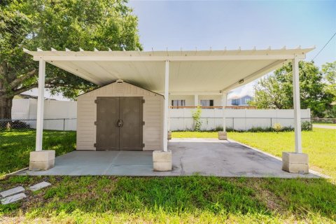 House in Tampa, Florida 4 bedrooms, 138.61 sq.m. № 1797940 - photo 26