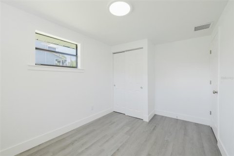 House in Tampa, Florida 4 bedrooms, 138.61 sq.m. № 1797940 - photo 19