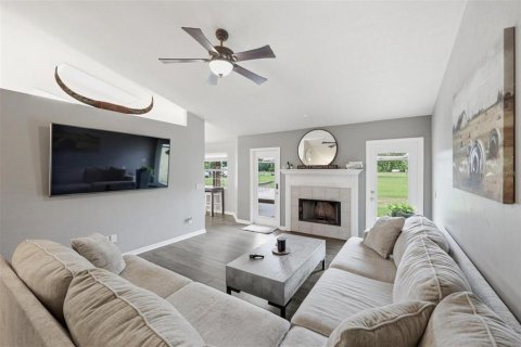 House in Trenton, Florida 5 bedrooms, 211.72 sq.m. № 2136402 - photo 20
