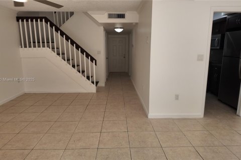 Adosado en alquiler en Hollywood, Florida, 4 dormitorios, 175.49 m2 № 1955806 - foto 16