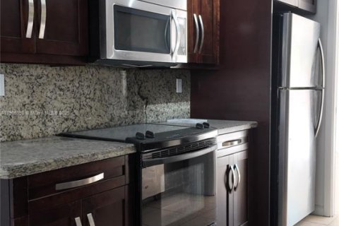 Adosado en alquiler en Hollywood, Florida, 4 dormitorios, 175.49 m2 № 1955806 - foto 7