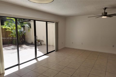 Adosado en alquiler en Hollywood, Florida, 4 dormitorios, 175.49 m2 № 1955806 - foto 15